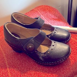 Softspots Womens Leather Mary Jane shoes 11